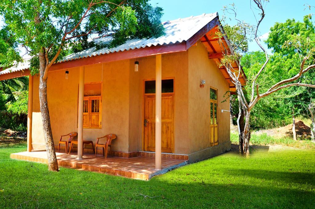 Indika Lake Resort Nuwarawewa East Exterior photo