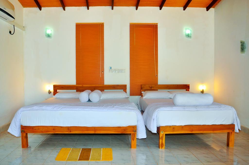Indika Lake Resort Nuwarawewa East Room photo