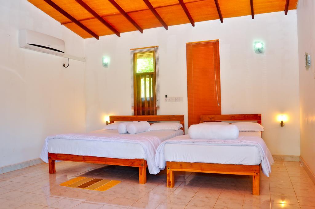 Indika Lake Resort Nuwarawewa East Room photo