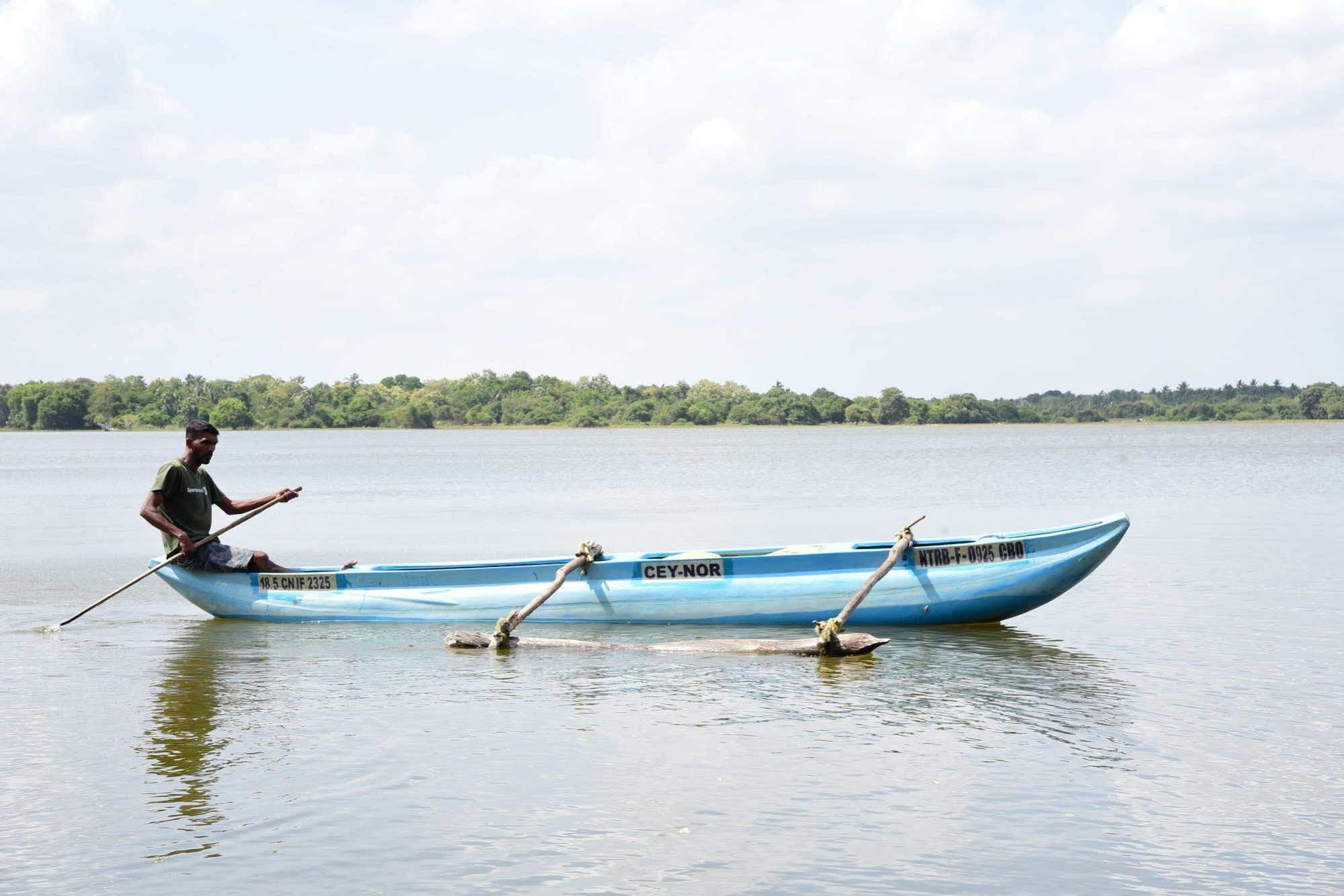 Indika Lake Resort Nuwarawewa East Exterior photo
